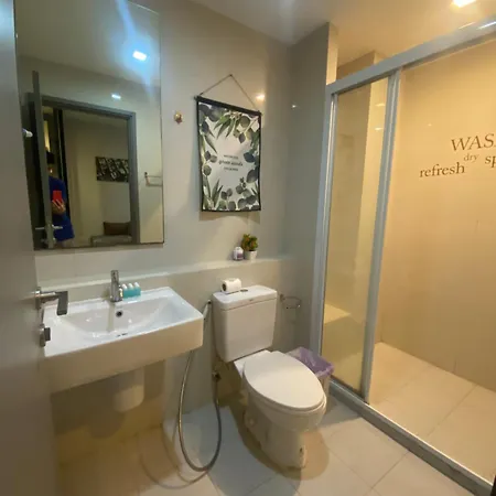 The Base Pattaya: Beachfront Near Shopping