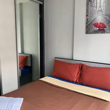 Apartment The Base Pattaya: Beachfront Near Shopping *