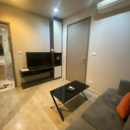 Apartment The Base Pattaya: Beachfront Near Shopping Pattaya