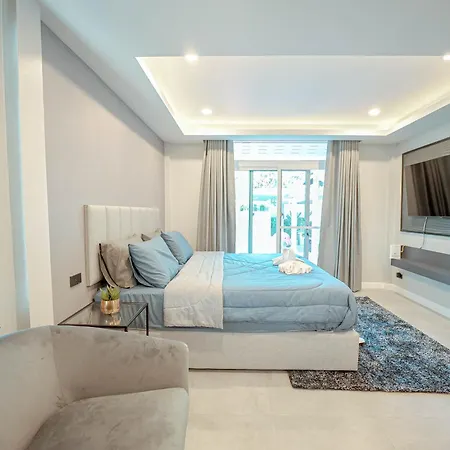 Smile Pool Villa芭提雅海滨现代轻奢四卧四卫泳池别墅 Hotel 4*