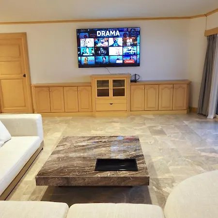 Apartment Spacious Seaview 3br Apartment:direct Access Pattaya