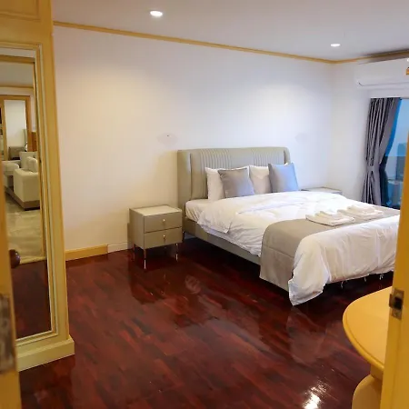 Spacious Seaview 3br Apartment:direct Access Apartment
