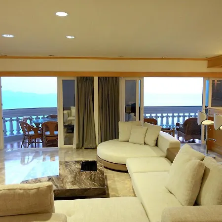 Apartment Spacious Seaview 3br Apartment:direct Access