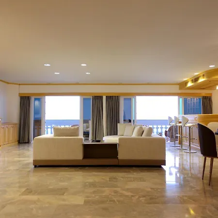 Apartment Spacious Seaview 3br Apartment:direct Access *