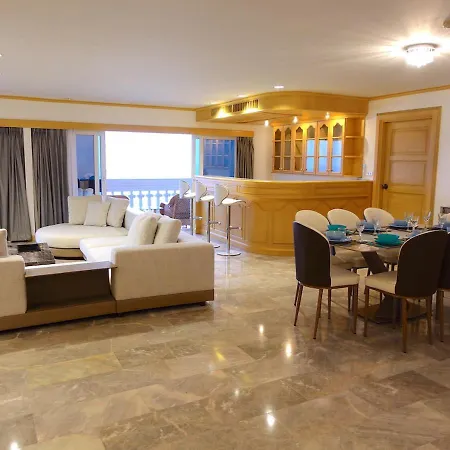 Spacious Seaview 3br Apartment:direct Access *