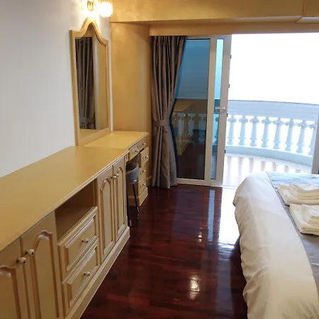Spacious Seaview 3br Apartment:direct Access Pattaya