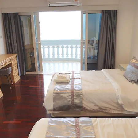 Spacious Seaview 3br Apartment:direct Access Apartment *