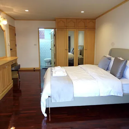 Spacious Seaview 3br Apartment:direct Access Pattaya
