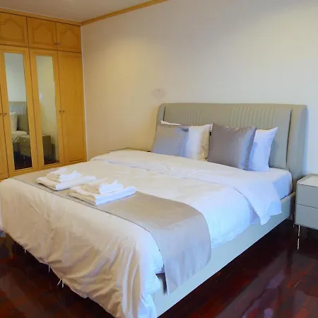 Spacious Seaview 3br Apartment:direct Access