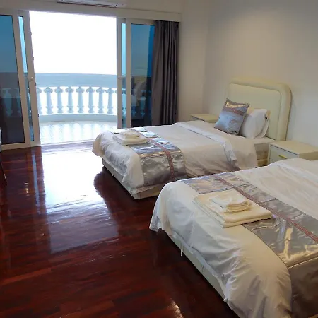 Spacious Seaview 3br Apartment:direct Access *