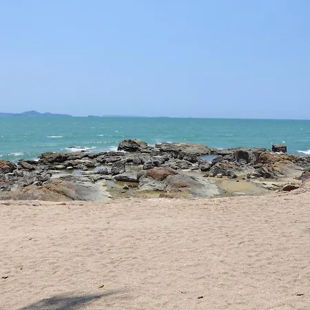 Spacious Seaview 3br Apartment:direct Access Apartment *