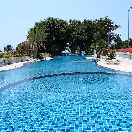 Spacious Seaview 3br Apartment:direct Access Pattaya