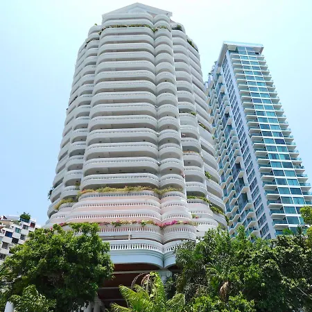 Spacious Seaview 3br Apartment:direct Access Apartment Pattaya