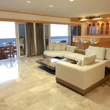 Spacious Seaview 3br Apartment:direct Access