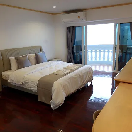 Spacious Seaview 3br Apartment:direct Access Apartment