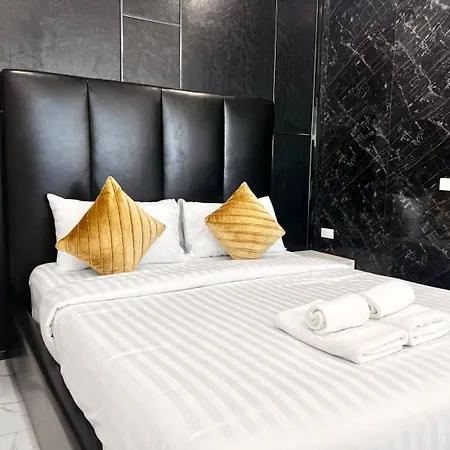 Villa Palms Spring 4 Bedroom Pvt Pool Pattaya
