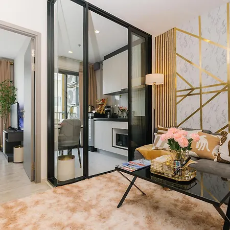Modern Luxury Zen Just Steps To The Apartment
