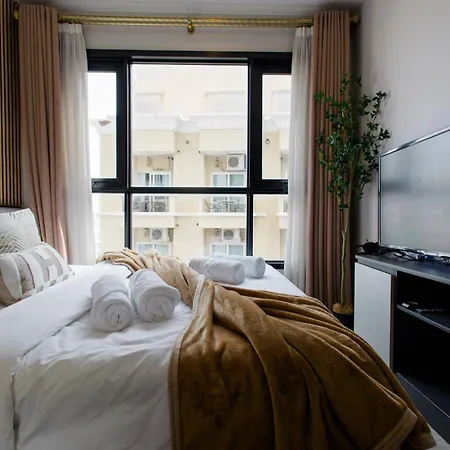 Modern Luxury Zen Just Steps To The Apartment *