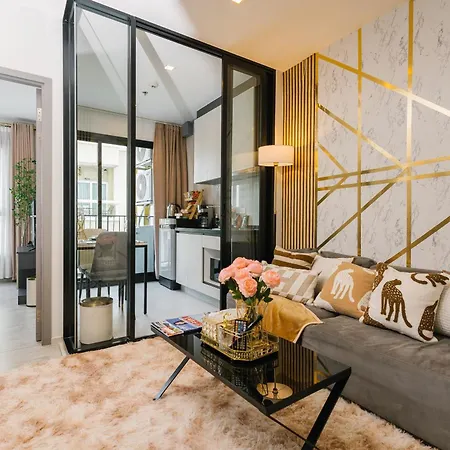 Modern Luxury Zen Just Steps To The Apartment
