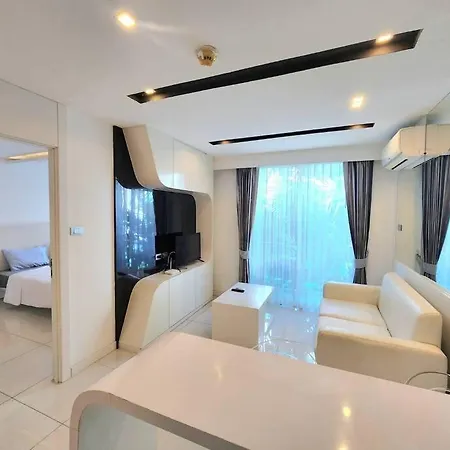 Apartment One Bedroom In Downtown *