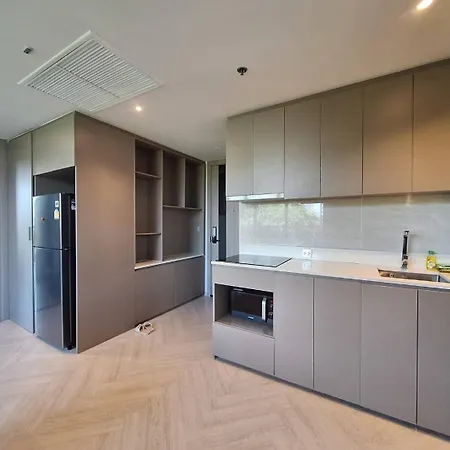 Apartment Andromeda By Daranee Service Property Pattaya