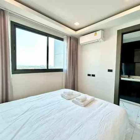 Arcadia Millennium Tower Apartment Pattaya