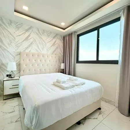Arcadia Millennium Tower Apartment *