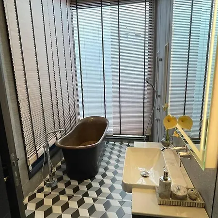 Villa 云曼华丽泳池别墅 *