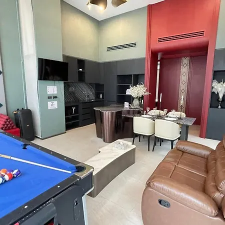 Villa 云曼华丽泳池别墅 Pattaya