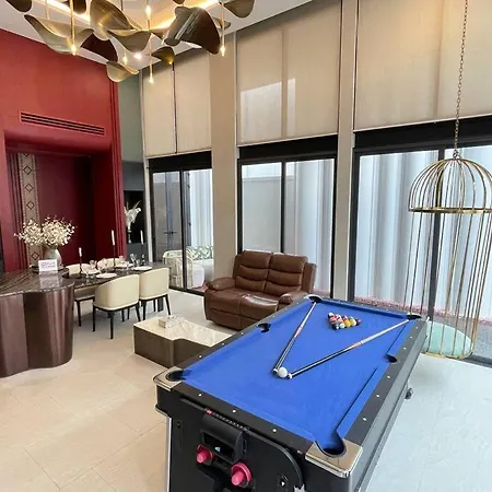 Villa 云曼华丽泳池别墅 Pattaya
