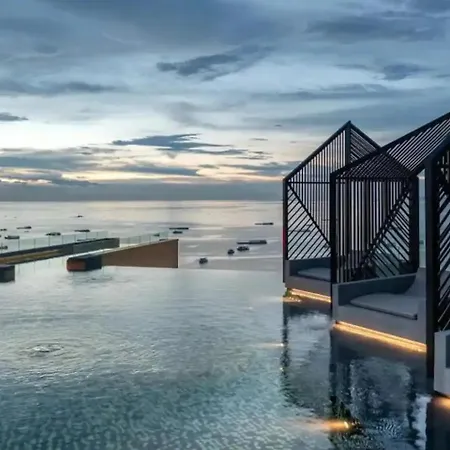 Luxury Edge Seaview Apartment Pattaya