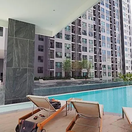 Apartment Kaws Theme Modern Cozy 1br 2 Min Walk To Pattaya