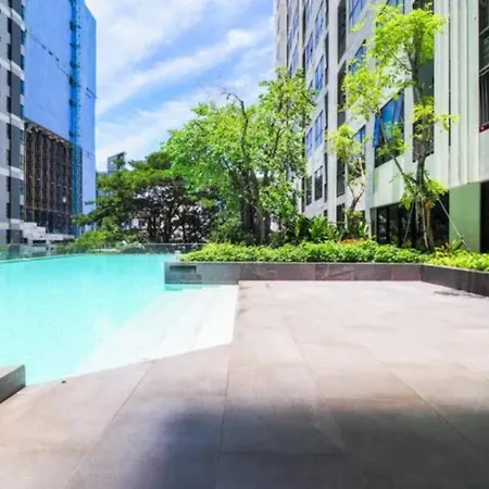 Apartment Kaws Theme Modern Cozy 1br 2 Min Walk To