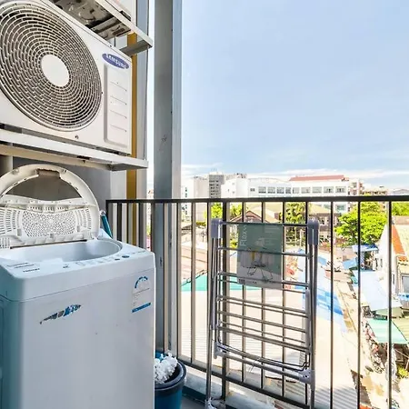 Kaws Theme Modern Cozy 1br 2 Min Walk To Apartment Pattaya