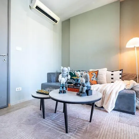Apartment Kaws Theme Modern Cozy 1br 2 Min Walk To Pattaya