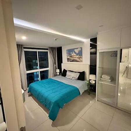 Center Apartment *