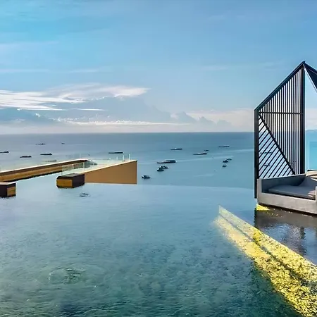 In Downtown And Rooftop Pool In Apartment *