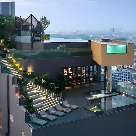 Apartment In Downtown And Rooftop Pool In