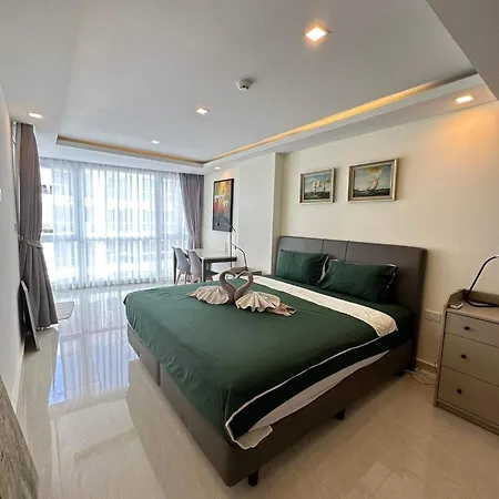 Grand Avenue Super Apartment *