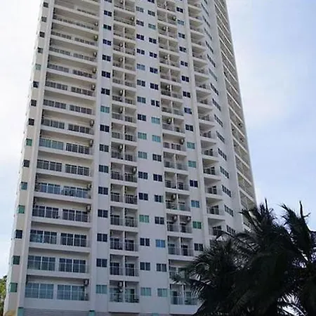 Hyatt Beachfront Escape Apartment
