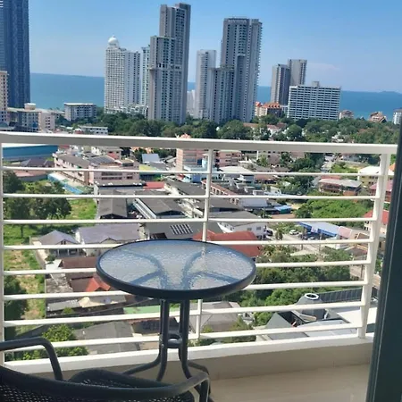 Hyatt Beachfront Escape Apartment *