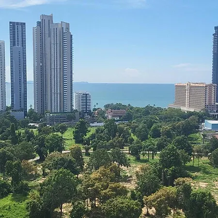 Hyatt Beachfront Escape Apartment *