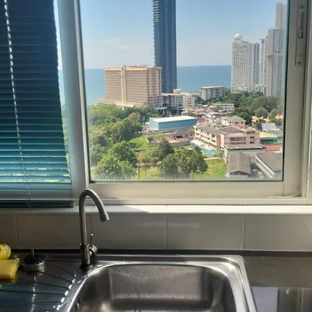 Hyatt Beachfront Escape Apartment *
