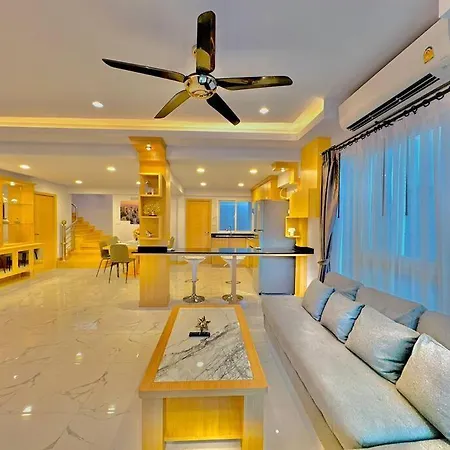 Luxurious 4 Bedroom Suk-sabai Villa *