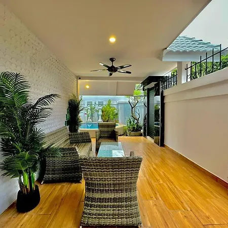 Luxurious 4 Bedroom Suk-sabai