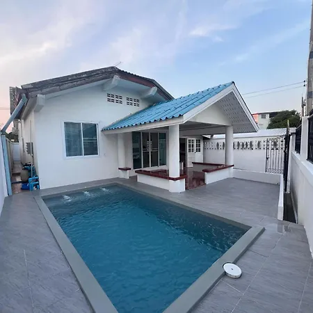 Holiday home Na Kluea Family *
