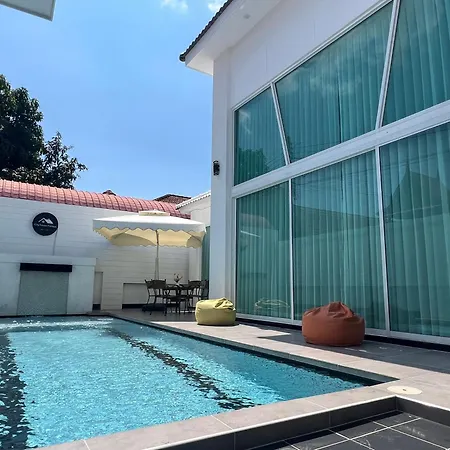 Siam-grand Private Pool Villa, Jacuzzi,bbq,near Walking St 10min Pattaya