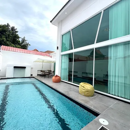 Villa Siam-grand Private Pool Villa, Jacuzzi,bbq,near Walking St 10min *