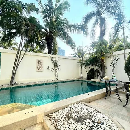 Majestic Pool * Pattaya