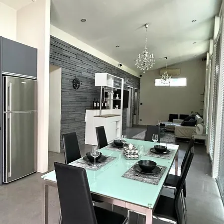 Boutique Garden 2 Bedroom Jomtien Villa